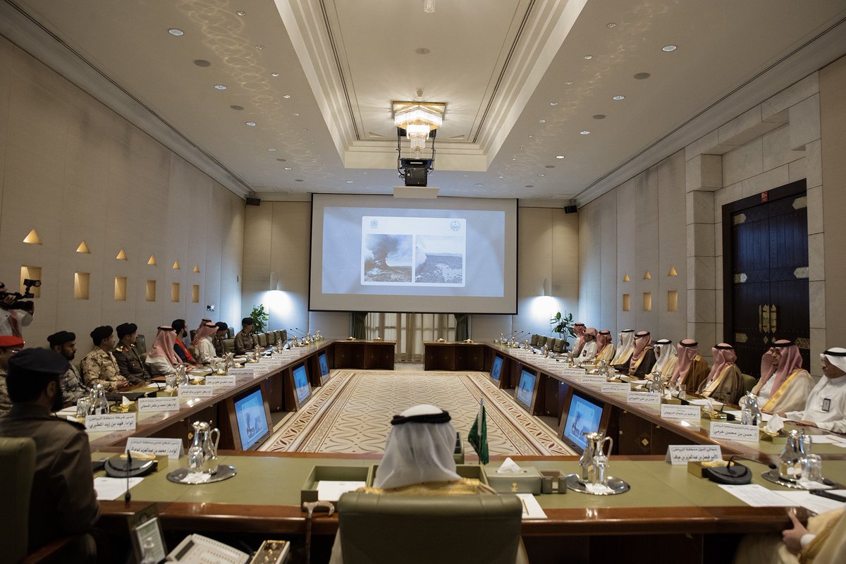 emara_alriyadh's tweet photo. سمو أمير منطقة #الرياض يرأس اجتماع لجنة الدفاع المدني الرئيسية بالمنطقة. 

https://t.co/1janhw5Jpm

#إمارة_الرياض https://t.co/iOwWDgXPVz