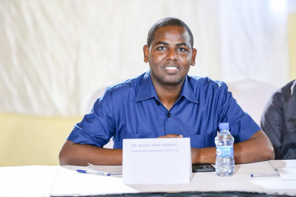 LSRA_Comms's tweet photo. At the opening of the Summit today, Governor @HonNajah briefed president H.E @Laftagareen on the general situation in the #LowerShabelle region, in terms of security, stabilisation and development needs. https://t.co/WLBQXRqPoK