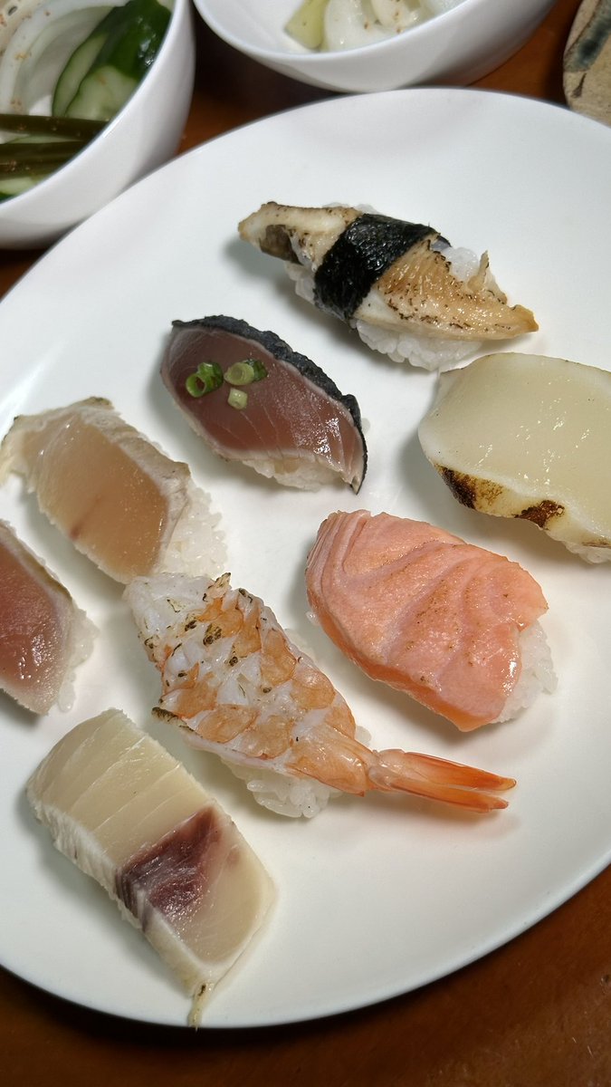 kj_yama_san's tweet photo. #Sushi #broiled and #pickled #eat with salt #linkos #kitanaka
#寿司 #炙りと#漬け #塩で食べる #リンコス # https://t.co/ezvrABfJuS