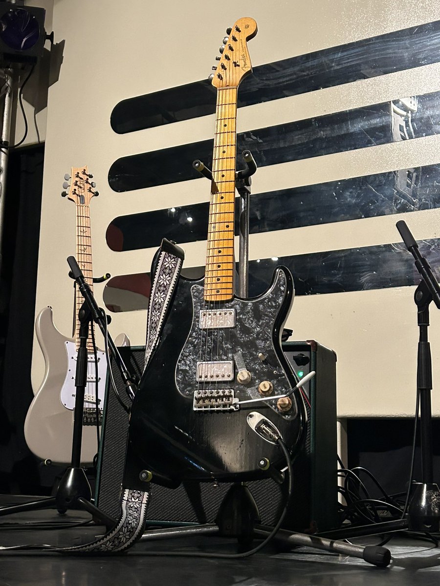 MzesRecordz's tweet photo. 【アカサカトリオ】
「アカサカトリオ Live ~Second Edition~」全行程終了しました！！！
会場に足を運んでいただきました皆様、誠にありがとうございました😎😎😎

また皆様に会えるのを楽しみにしております！🐶🕶

 #アカサカトリオ https://t.co/5ND3ZLXh29