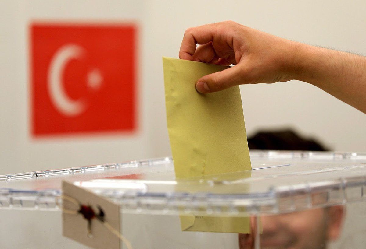 DemirDscs's tweet photo. Bugün, 4 milyon 904 bin 672 genç ilk kez seçimde oy kullanıyor. https://t.co/hem162aINu