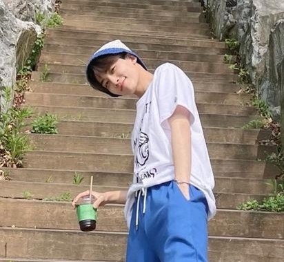 notNan1004's tweet photo. 💎캐러뜰💕 
쫑모찌모자로 만들 정한이👼 모자 아이디어💡 보내주세여!! 😚
제품으로 채택되면 모자 보내드립니다!! 💝
많은 의견 부탁드립니다~ 😉

#쫑모찌모자 #정한모자 https://t.co/kVZxaMjLIf