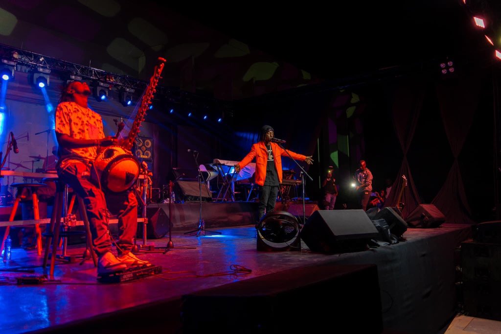 Sumaila_Fadera's tweet photo. Heroes Award was successful ✔️

Congratulations to all the nominees and winners.

#Music4Development
📸 @LikkaShot https://t.co/Czhle3D0Y1