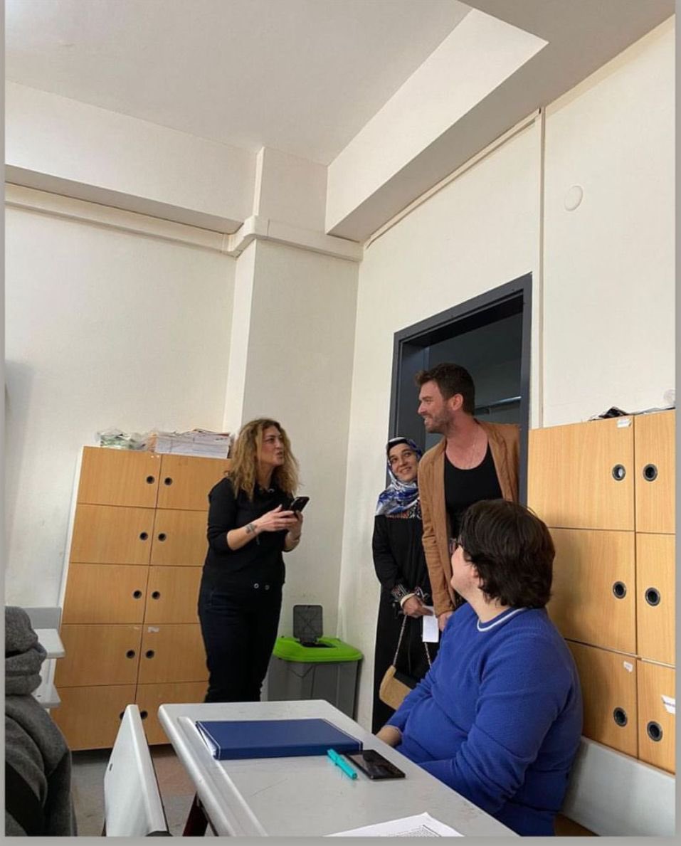 Herkesin yüzünü güldüren o seçmen…..