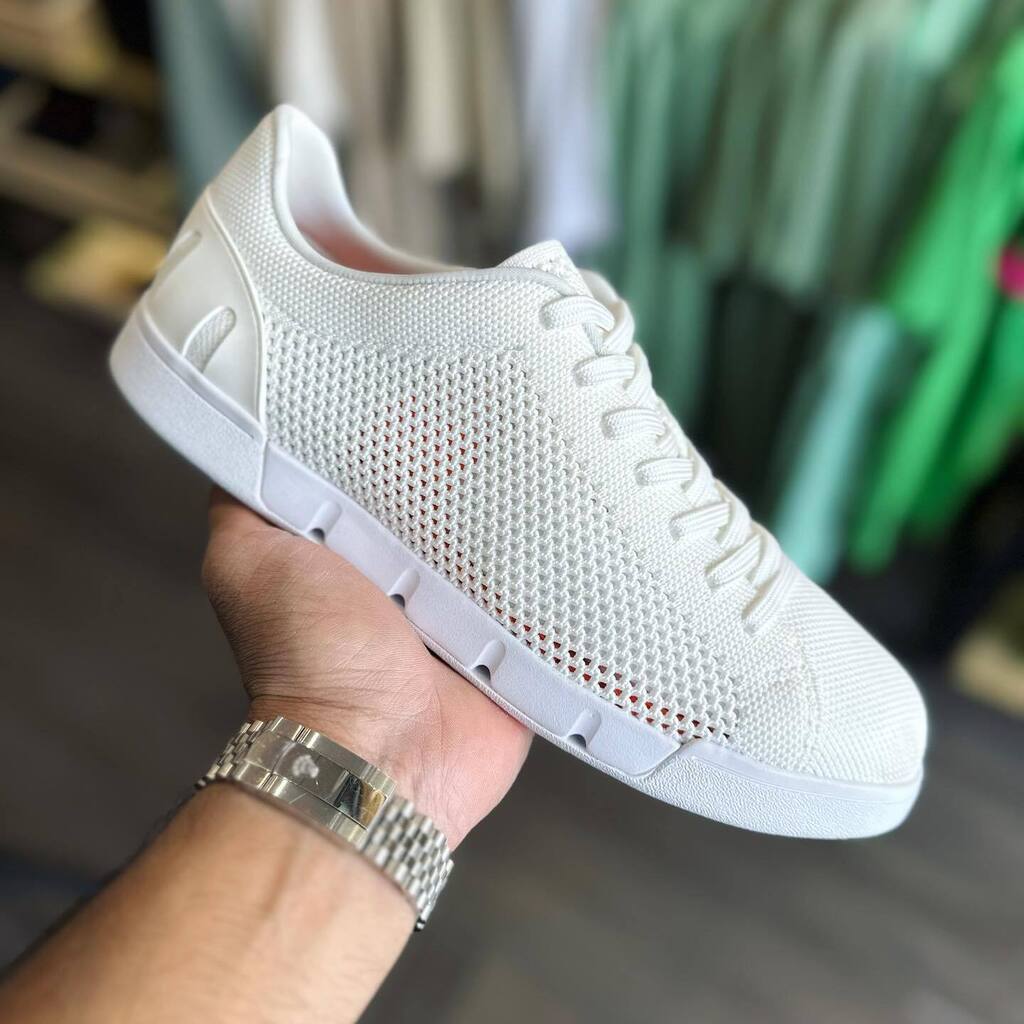 Who doesn’t love a pair of fresh white kicks.  These swims tennis trainer is great with shorts or chinos day and night. instagr.am/p/CsOKzG9IL40/