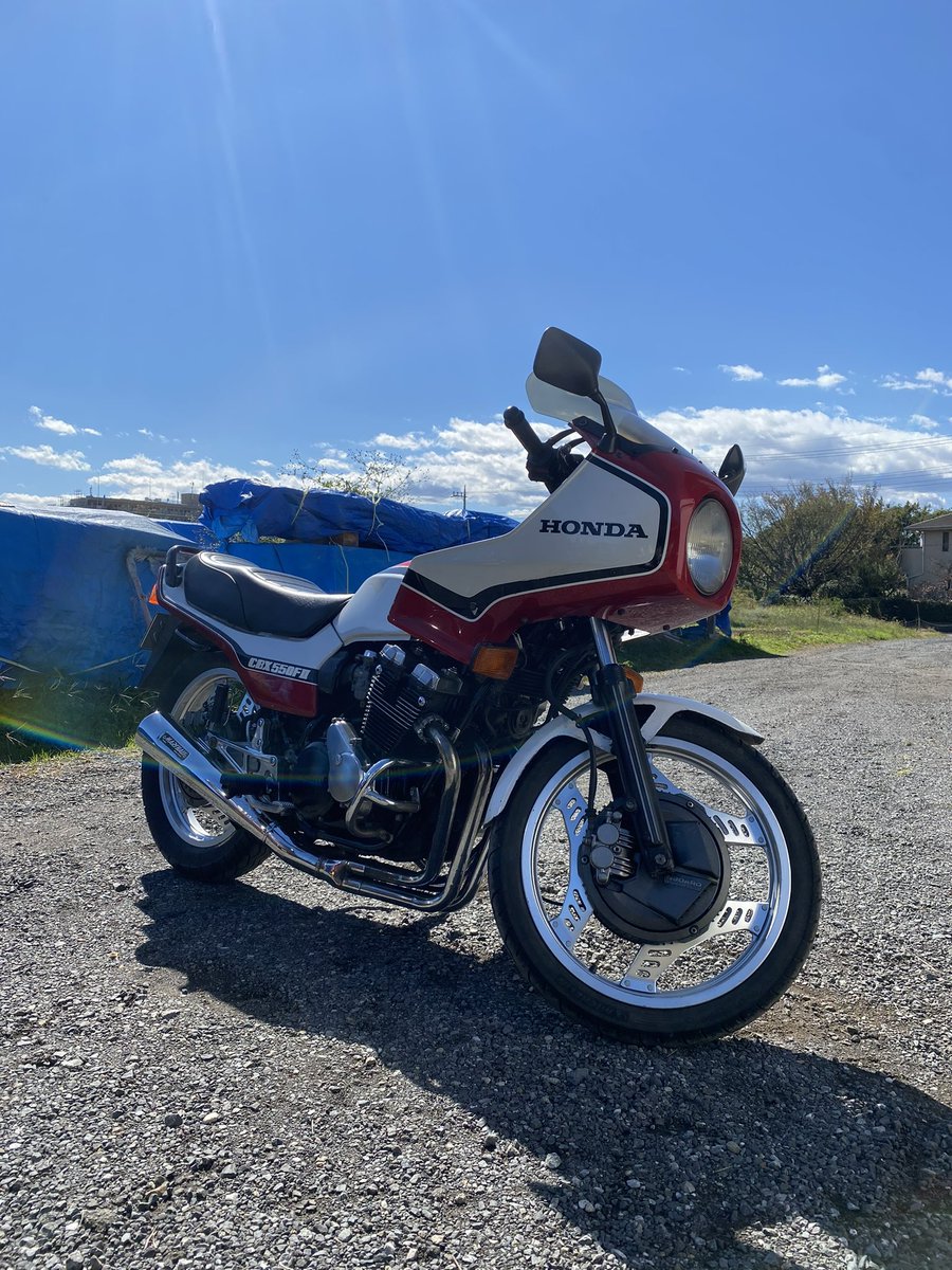 s2000_cbx550f's tweet photo. s2000とcbx550f 
合わせて350〜400万で買う猛者いない？ https://t.co/Scqki7NEIJ