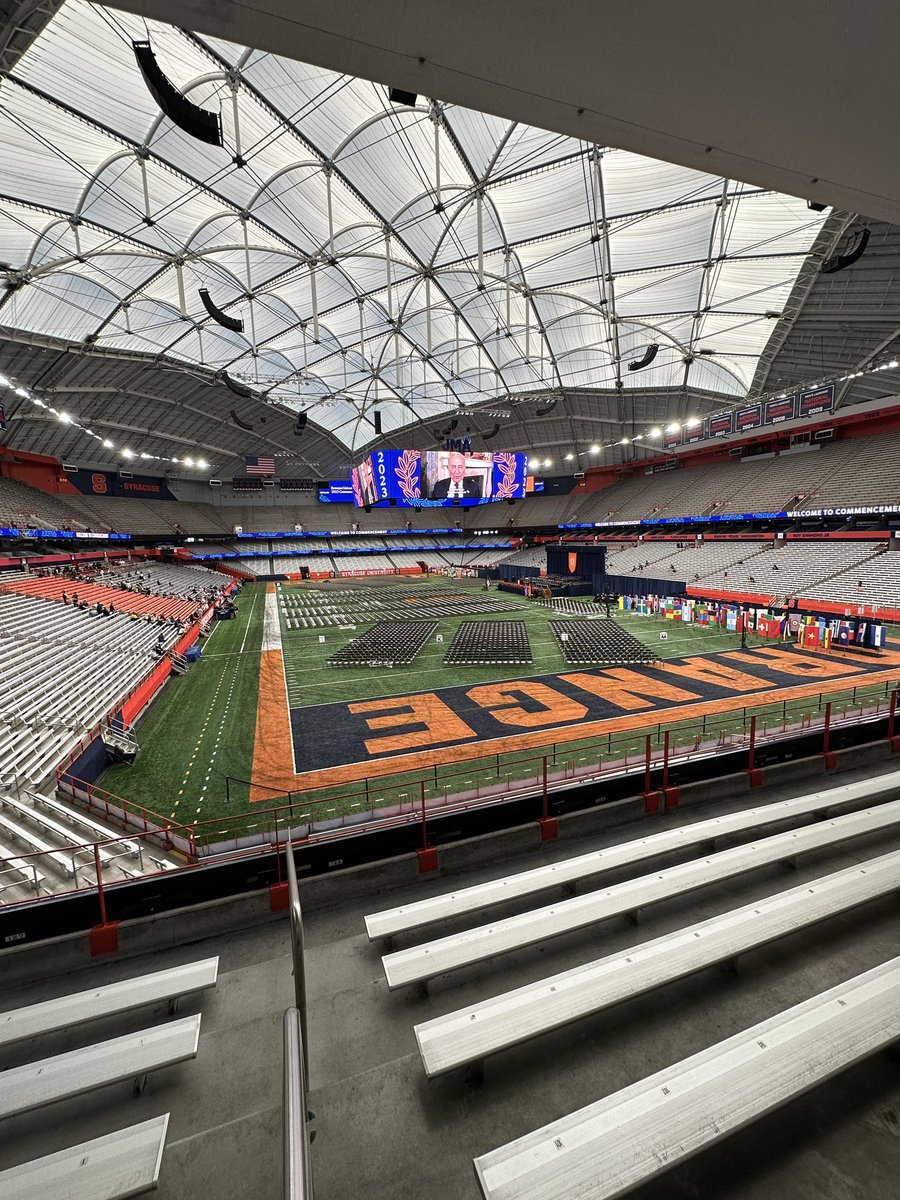 JeffLubitz's tweet photo. #SUGrad23 https://t.co/5DIhratzvo