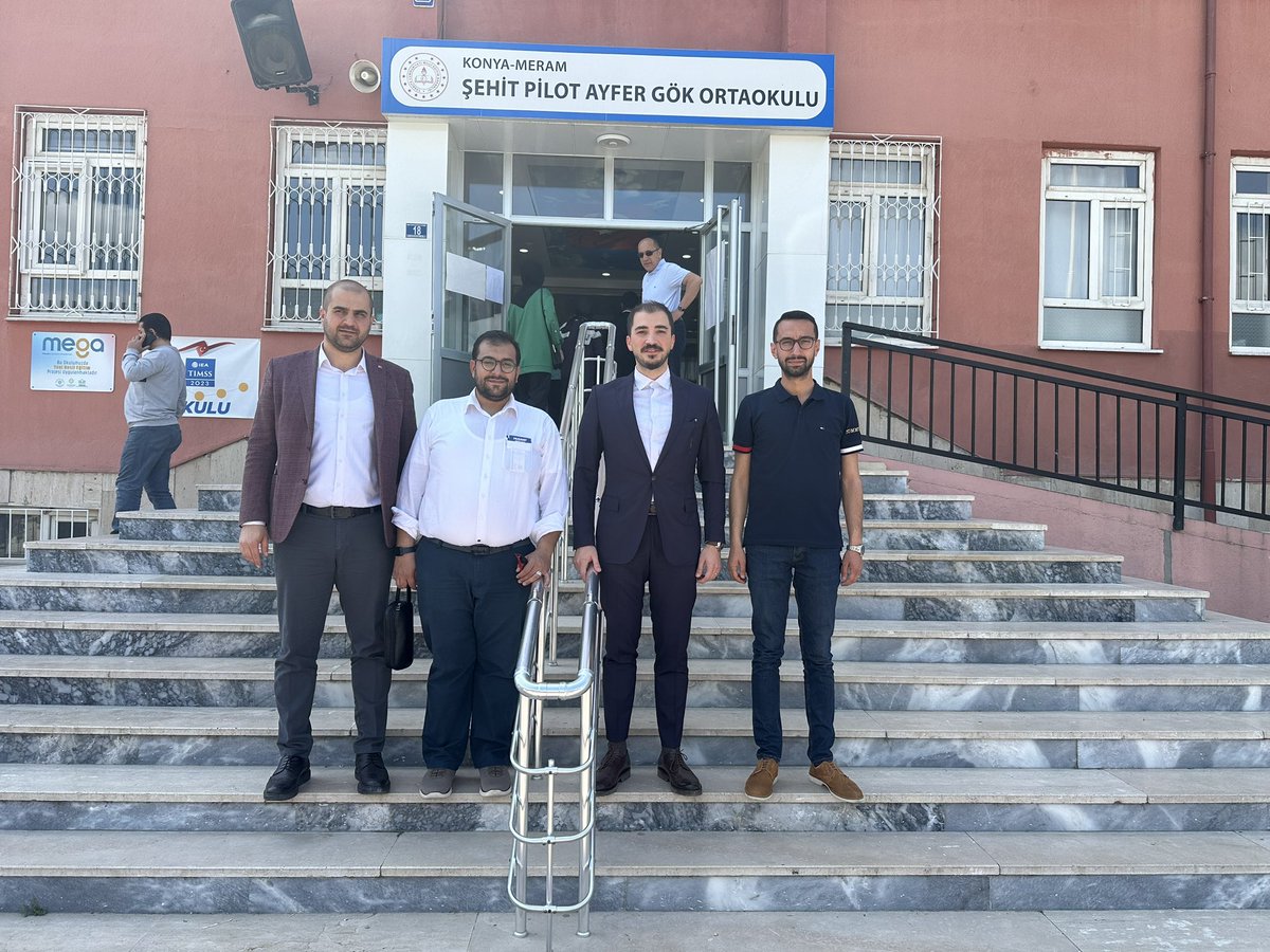 ahmetmuratkoru's tweet photo. Bazı değişmeyen huylar ve bazı değişmeyen kardeşlikler…

Milletin Adamı seçilecek inşallah. 🇹🇷

@HasanAngiHA @afozboyaci @mmtyzb 
@OnelSerdar @EyupAzman @ismailkucuktoka @smtbykr @avsaidkiyak @AbazSerkan @acanuzumcu @avhrnydr @enesozsamur @MehmetUckac https://t.co/ZoNnMw0hWQ