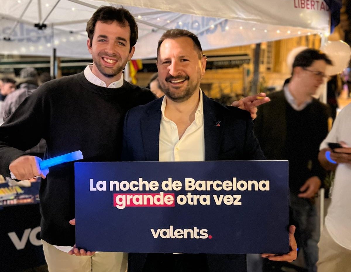 MiguelMV1984's tweet photo. La "Noche Valiente" fue todo un éxito, recibimos el apoyo de los barceloneses para que volvamos a hacer la noche de Barcelona Grande Otra Vez. Fuera botellones e inseguridad. Apoyamos al ocio nocturno y a sus trabajadores.

Con @parera_eva @valents_cat  #BarcelonaGrandeOtraVez https://t.co/SmVDEqqka2