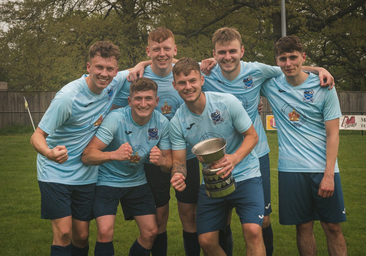 ChalgroveFC's tweet photo. ‘You can’t win anything with kids’ 

151 appearances between them. 42 goals. 1 title!

Been some season for these lads 🤝🏼 https://t.co/3C1t6u80r4