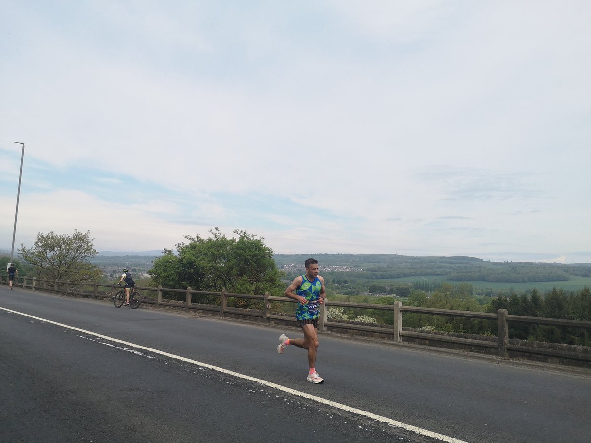 Photos from Mile 18. Well done to all the runners out there today. It is a tough climb up the Otley Road
#RobBurrowLeedsMarathon