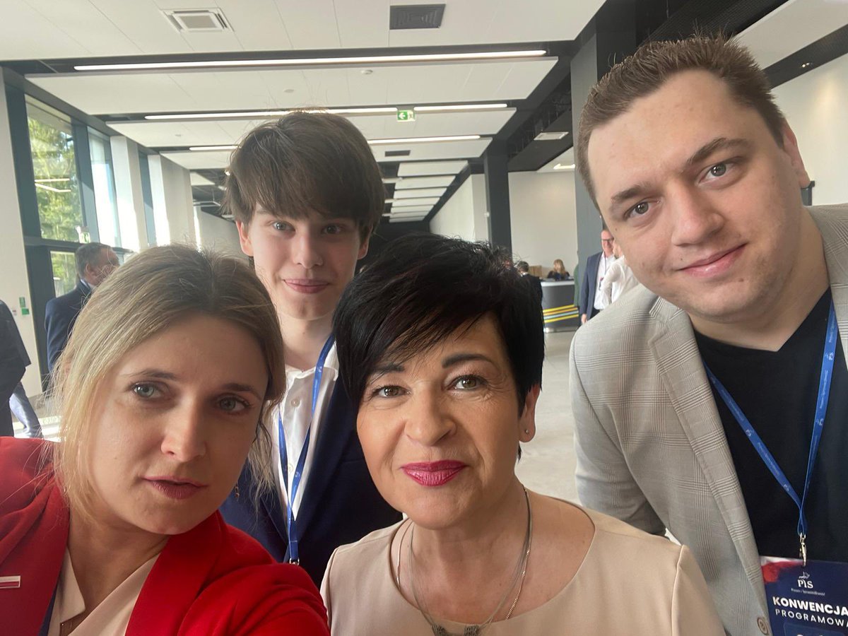 BorowiakJoanna's tweet image. 🇵🇱 #ProgramowyUL 🐝