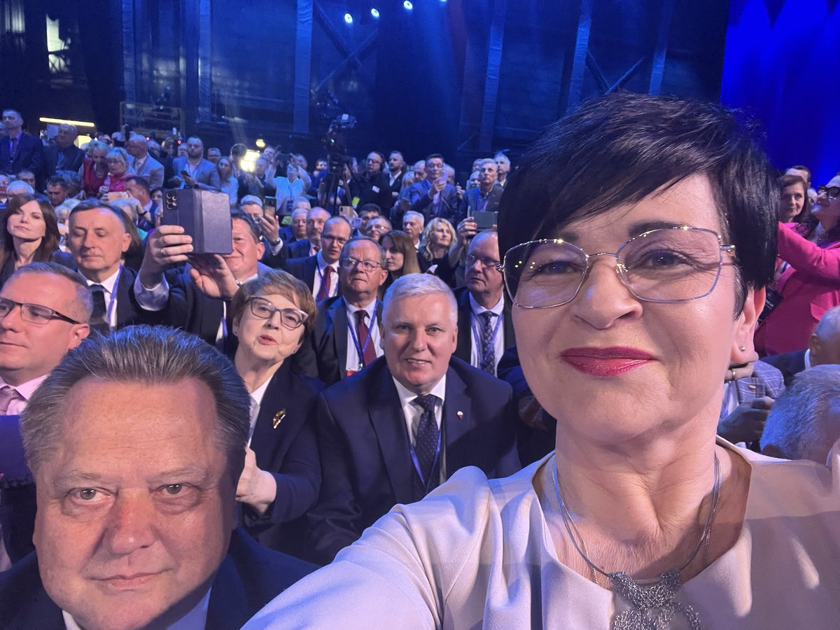 BorowiakJoanna's tweet image. 🇵🇱 #ProgramowyUL 🐝