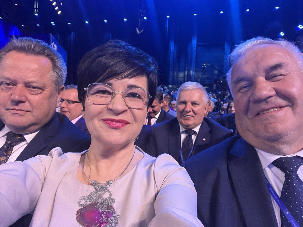 BorowiakJoanna's tweet image. 🇵🇱 #ProgramowyUL 🐝