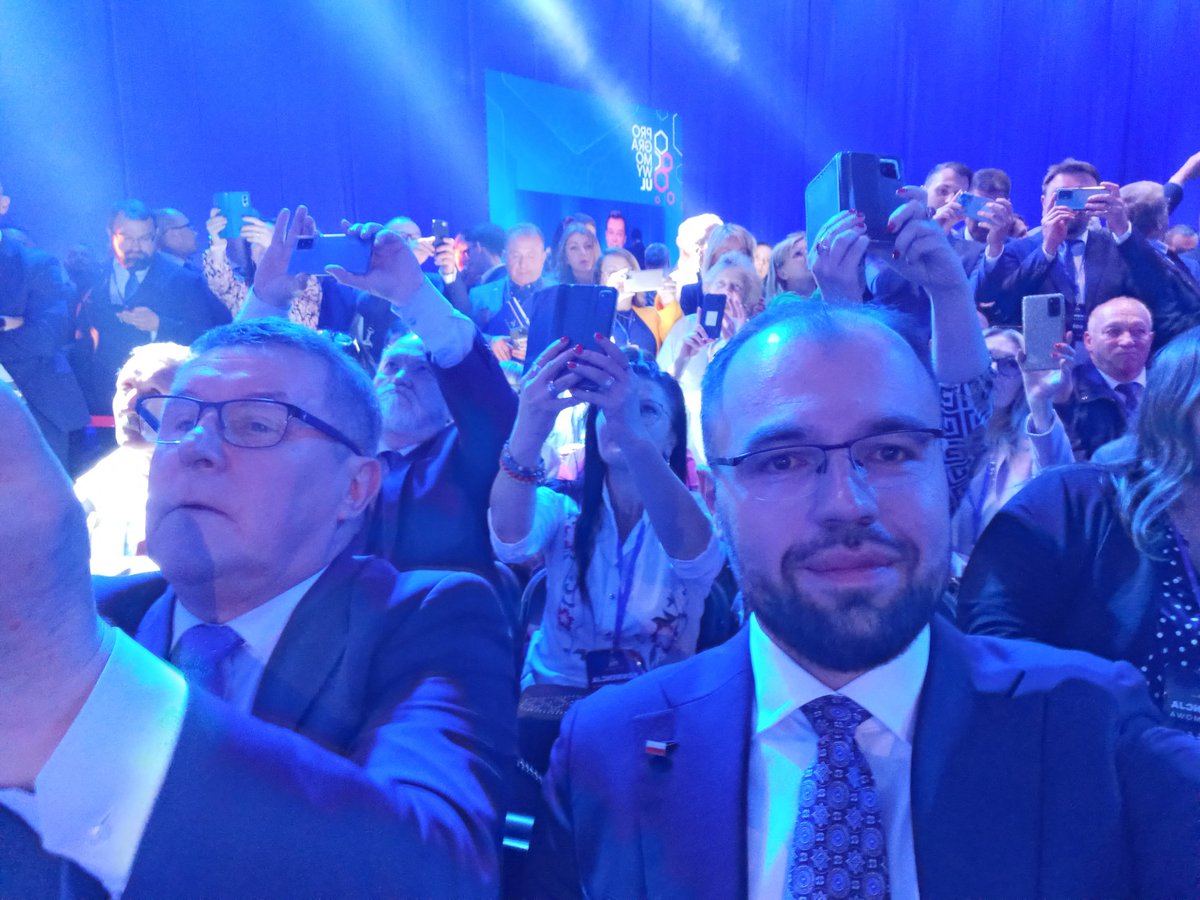 KrzSzczucki's tweet image. Za chwilę wystąpienie Pana Prezesa Jarosława Kaczyńskiego

#ProgramowyUL