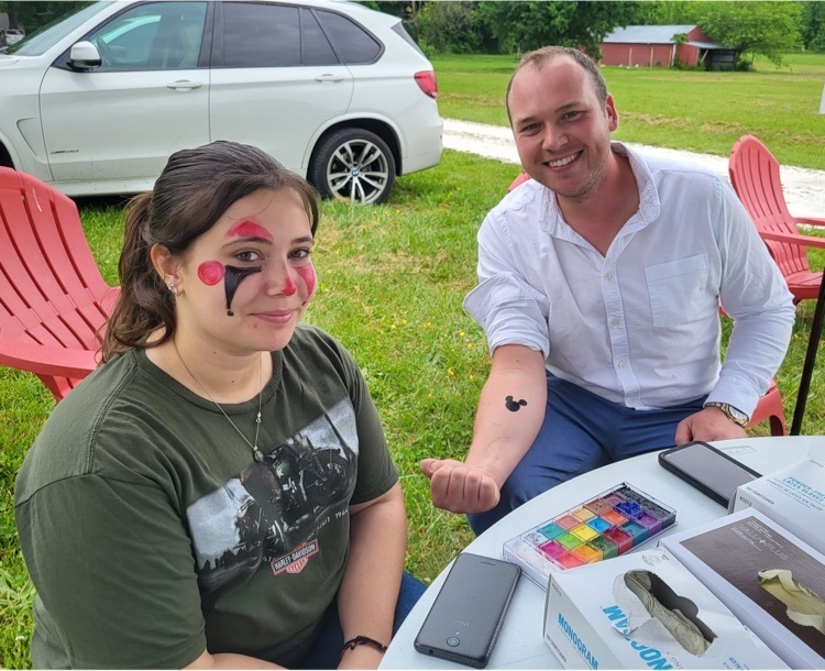 CCTC_CCPS's tweet photo. Fun all around as Food and Beverage Management students hosted a bake sale fundraiser!
#CCTCGrows https://t.co/L3DBX2upnY