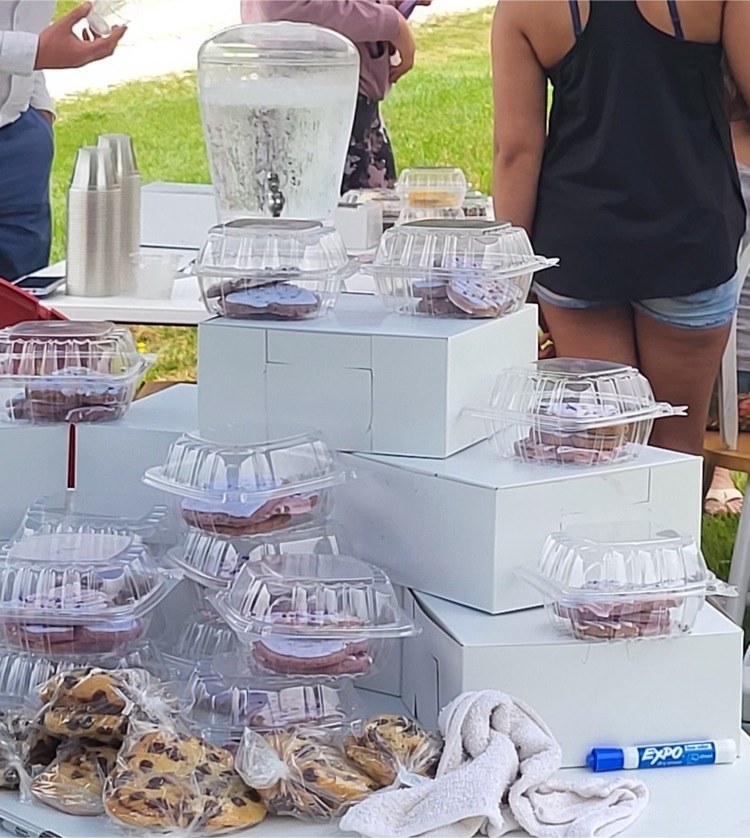 CCTC_CCPS's tweet photo. Fun all around as Food and Beverage Management students hosted a bake sale fundraiser!
#CCTCGrows https://t.co/L3DBX2upnY