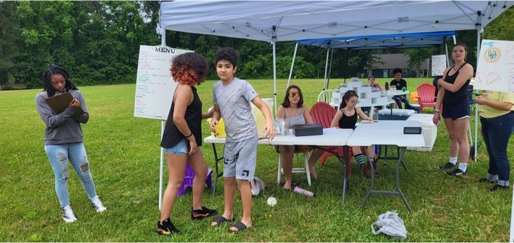 CCTC_CCPS's tweet photo. Fun all around as Food and Beverage Management students hosted a bake sale fundraiser!
#CCTCGrows https://t.co/L3DBX2upnY