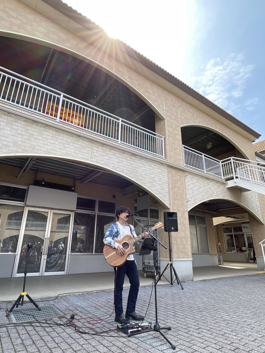rabusiangjam8's tweet photo. #磯山純 #千波湖1万人ライブへの道!#茨城網羅ツアー インストアライブ✰#大洗シーサイドステーション◆#千波湖1万人ライブ まで残742日
13:30
♪木霊
♪Make me crazy
♪7月7日、くもり。
♪誰かの幸せ
♪残り火
En.
♪駅(カヴァー)
雨も止んで晴れた☀️
母の日の『誰かの幸せ』💐
#isofes から7年 https://t.co/Co1qpeArXo