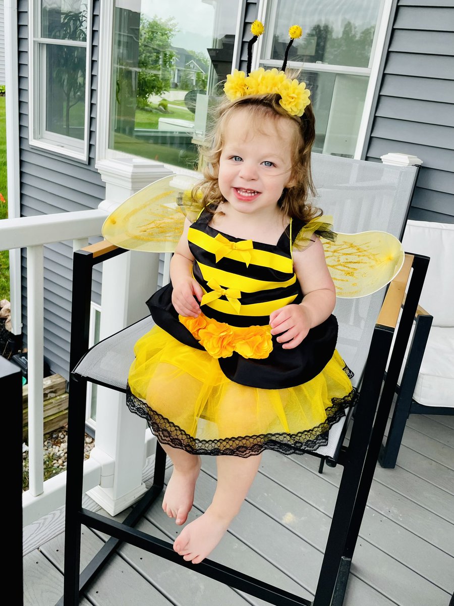 Coach_Fishman's tweet photo. Won’t happen every year but Happy Mother’s Day and Happy Birthday to our little 🐝🎂💝Thanks for being an amazing mom and partner! 2 looks good on my princess/tomboy 👸 💪 https://t.co/tTVOzeTCL3