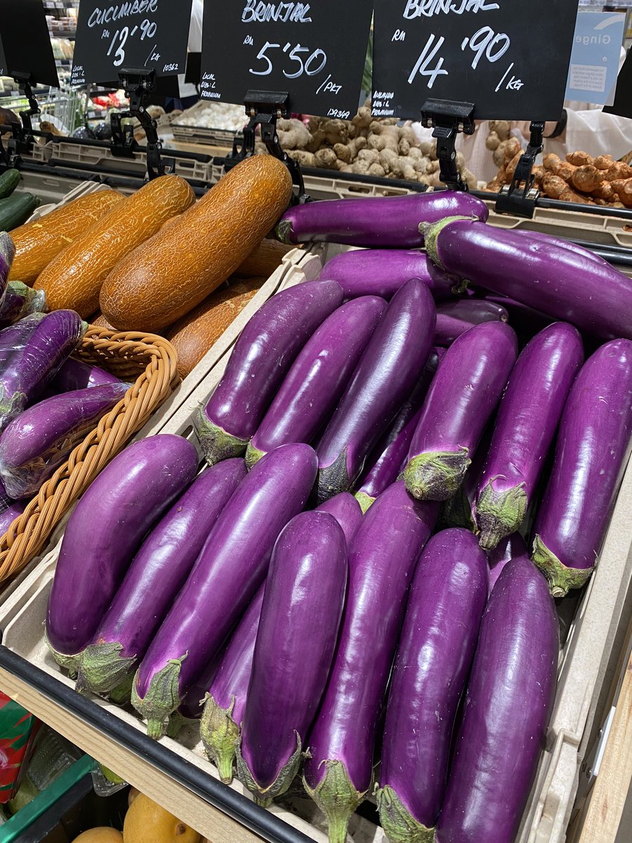 【マレーシアで驚いた事シリーズ】なすの色がすごい（写真加工なし）

【Malaysia Surprise Series】The color of the eggplant is amazing (no photo editing)

#Malaysia #FTM・Malaysia #KualaLumpur #MontKiara #親子留学 #マレーシアで驚いた事シリーズ