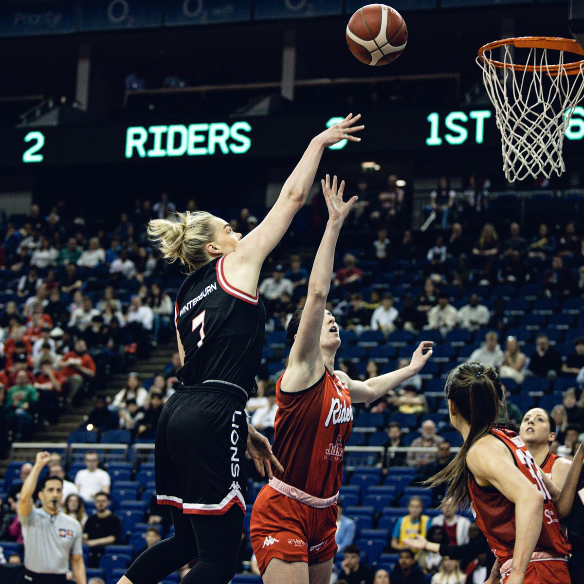 LondonAcers's tweet photo. RT WBBLofficial: After Q1 @LondonLionsw lead 19-10 over @RidersWomen 🦁

Watch LIVE on @SkySports: https://t.co/snocQXoGTH 📺

#BritishBasketball https://t.co/2Trgc8nU7F