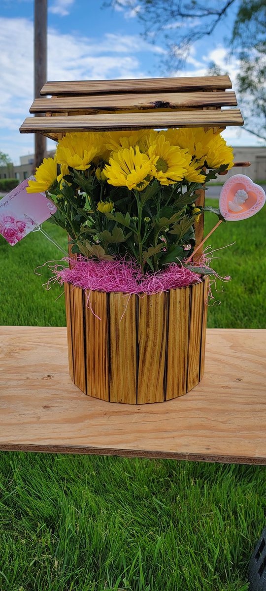 Happy Mother's Day!!! We are set up with the remaining 2023 stock of <a href="/JRsWells/">JR'sWells</a> and it isn't going to last long... we are on the Westside today for the first time ever!!! Come see us!!!
9501 Inkster Rd, Taylor, MI 48180

#mothersday #wishingwells