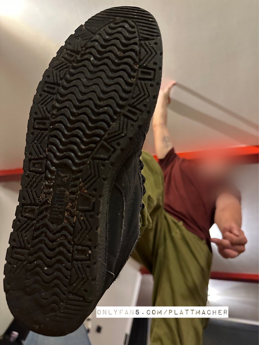 Plattmacher1's tweet photo. Your view, just before your face gets crushed 😆
https://t.co/UVdUIOoIFc

➡️ Join For 370+ trampling videos 💪

@RT4Masters2
@RT_4Promo
@PromoRTpig
@RT4Kings
#trampling #gaytrampling #alphamale https://t.co/inlskJGcPZ