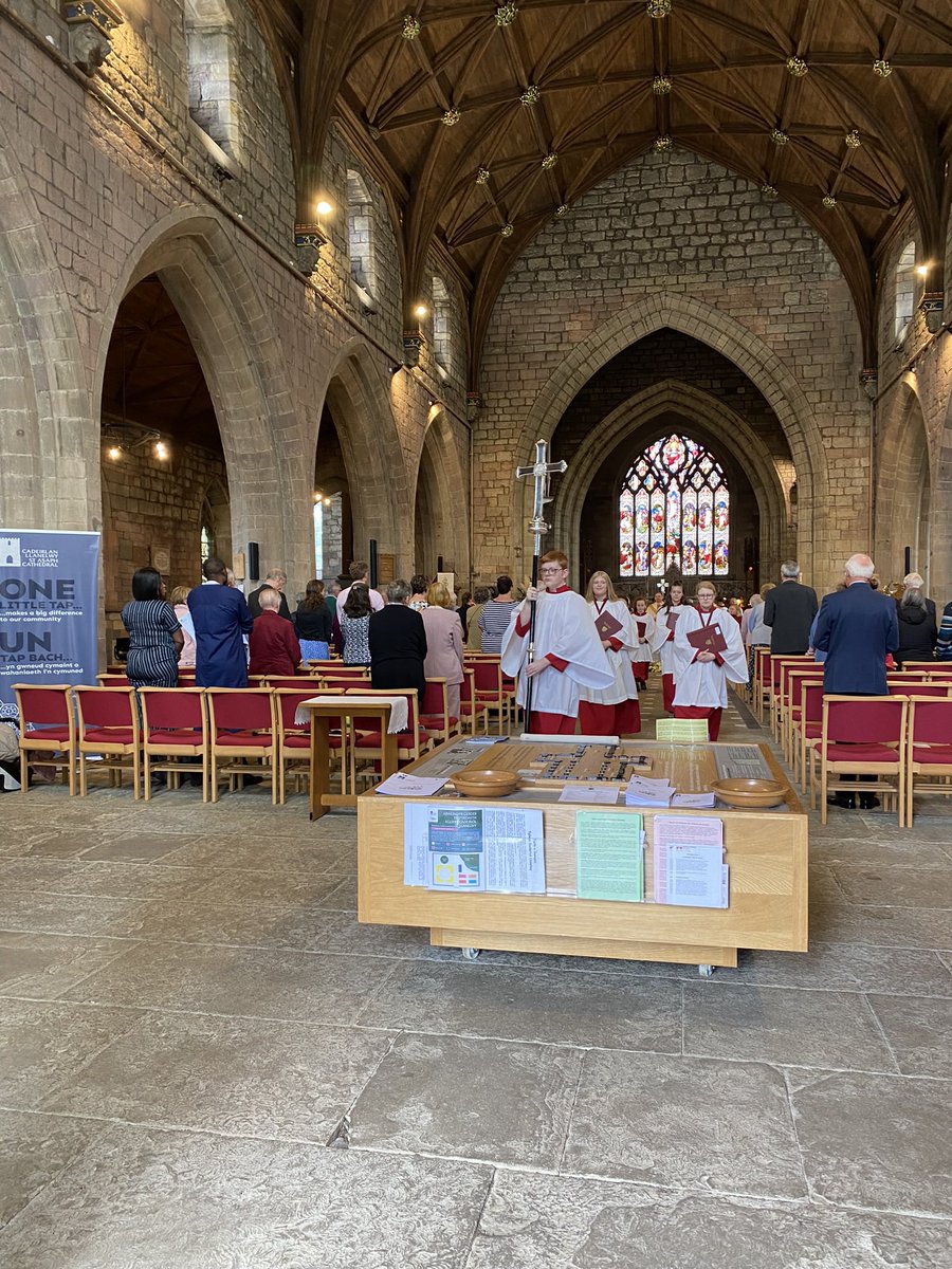 RNWales's tweet photo. “The Eucharist is ended. Go in peace to love and serve the Lord. Hallelujah! “  St Asaph Cathedral, Choir recesses. https://t.co/eDJnQUW5pm