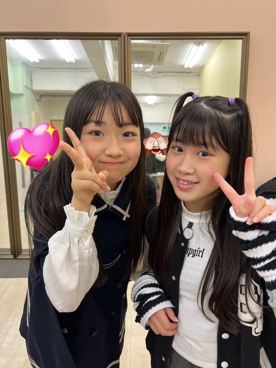 66bab_official's tweet photo. キッズちゃん💕

忙しい中来てくれてありがとうね😭

会えなくなるの寂しくなるけど、頑張ってね！
プレゼントありがとう❣️
大事に使うね☺️

暇な日にｱｲﾆｲｸﾈ😂

#Serina
#66bab
#starwillprojectkids 
#宮古純羽 
#藤竹美衣
#結月りおん https://t.co/RRxx24Ygoh