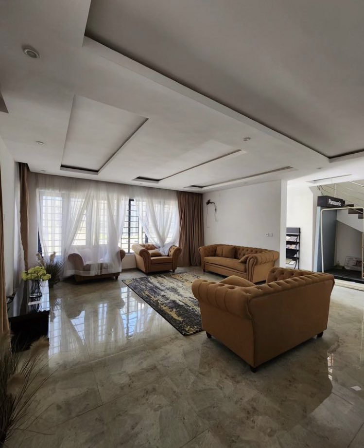 AbujaArabHomes's tweet photo. PRICE: N320M ✅

NICELY BUILT 5BEDROOM DETACHED DUPLEX 

LOCATION: OSAPA LONDON LAGOS 📍🇳🇬

Agent Fee: 5%

Contact ☎️: 09057966888 https://t.co/9bZJFoUW4b