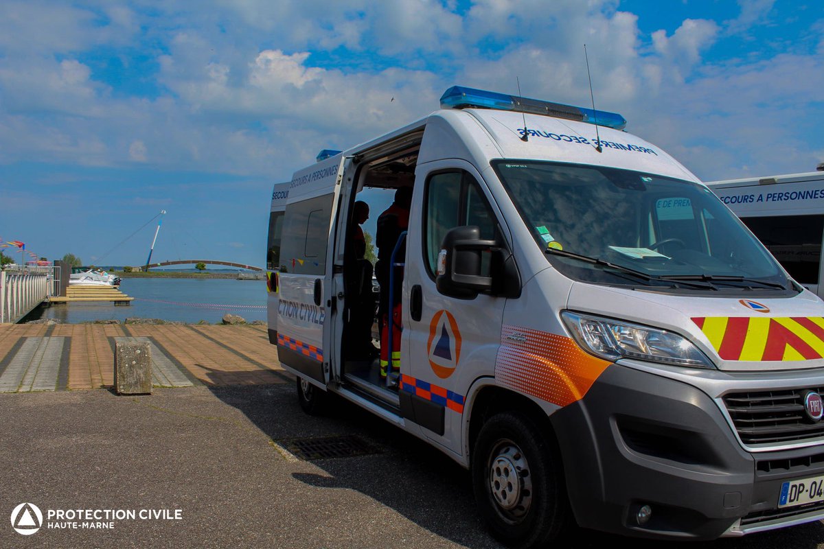 ProtecCivile52's tweet photo. #PosteDeSecours 🏄‍♂️🚨 Durant tout le week-end, nos équipes étaient présentes autour du @LeLacduDer à l’occasion du Moov'O'Der. Plus d’une trentaine de bénévoles secouristes ont veillé sur vous pour que vous puissiez profiter de ce séjour inédit.
#LacDuDer #ProtectionCivile https://t.co/d44U71maOw