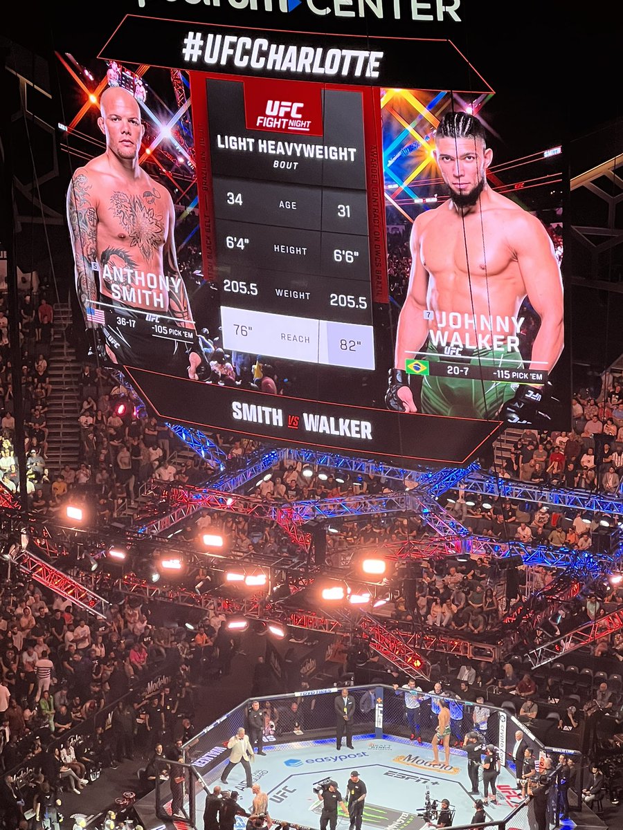 ACooks23's tweet photo. Perfect night 🥇 @ufc @iangarryMMA @JohnnyWalker @Malhadinho_UFC https://t.co/sFMaTvit4D