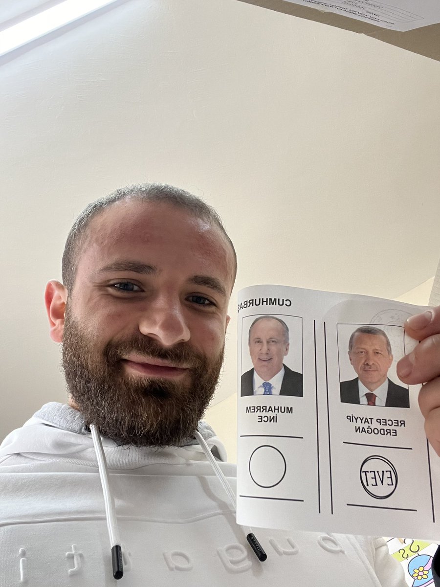 RAHAT UYU TENZİLE ANA, REİS'İ YEDİRMEYECEĞİZ! <a href="/RTErdogan/">Recep Tayyip Erdoğan</a>