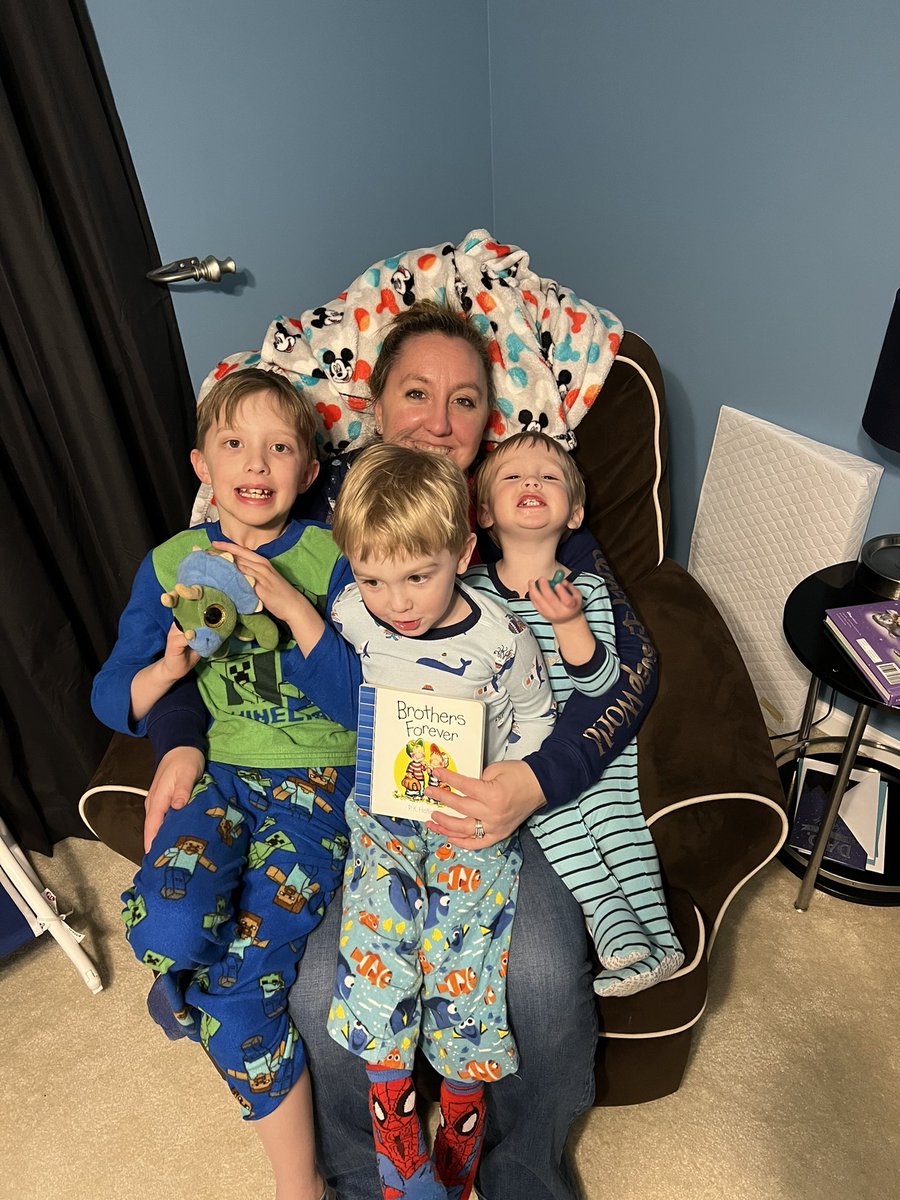 draftfanatic's tweet photo. Happy Mother’s Day to the best mom this family could ever ask for. #BestMomEver @Kelly1129 https://t.co/UG6LJAOhkR