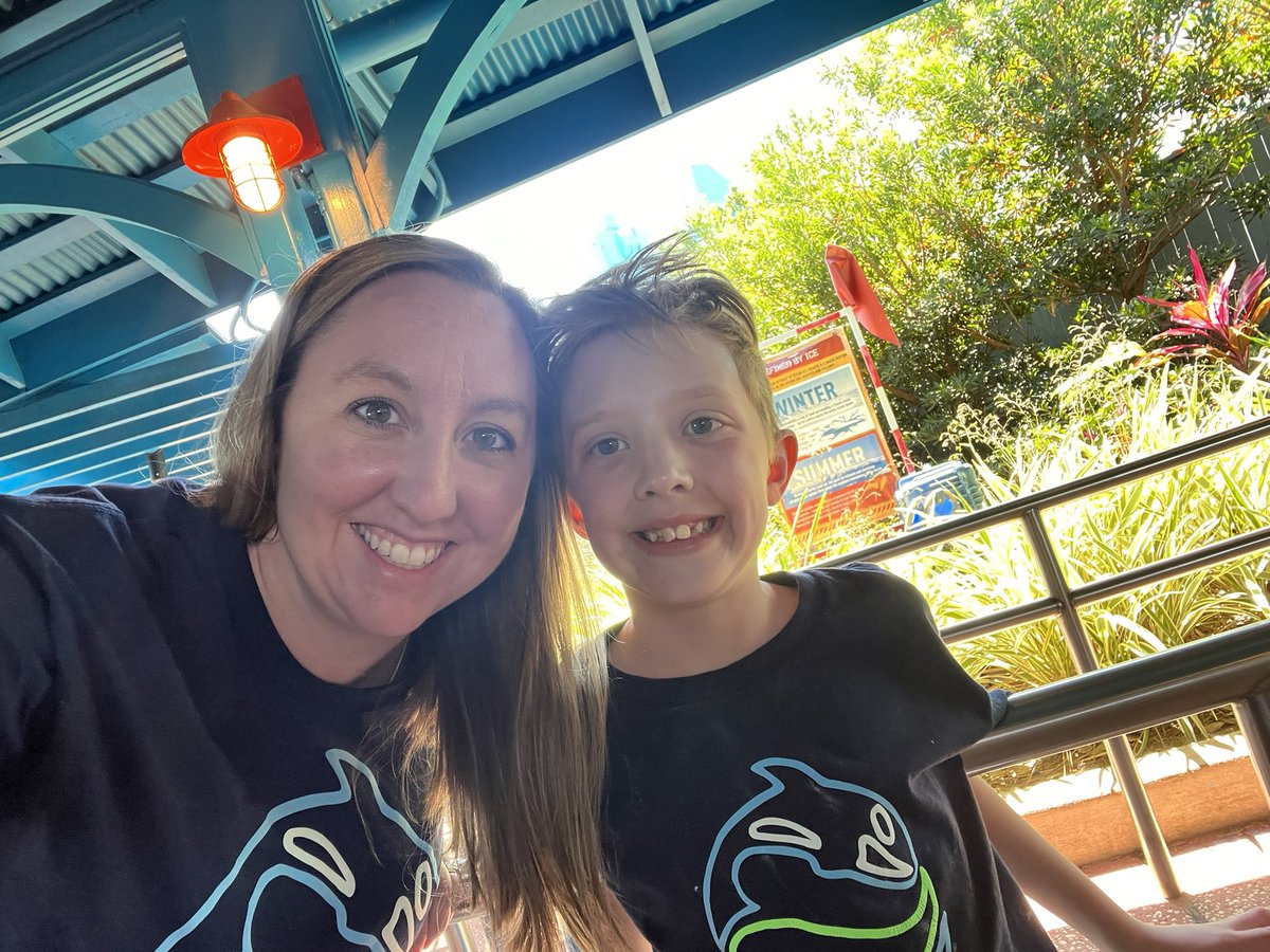 draftfanatic's tweet photo. Happy Mother’s Day to the best mom this family could ever ask for. #BestMomEver @Kelly1129 https://t.co/UG6LJAOhkR