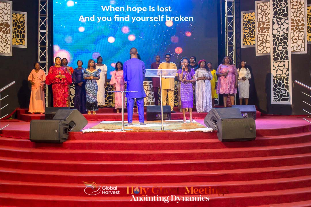 gharvestglobal's tweet photo. Special and anointing filled ministration from New Wine Choir during the #HolyGhostMeetings2023 Grand Finale.
#AnointingDynamics #ghchq #GlobalHarvestChurch #holyghostmeetings2023 #GrandFinale #hgm2023 #praise #worship https://t.co/pHVorx2FkL