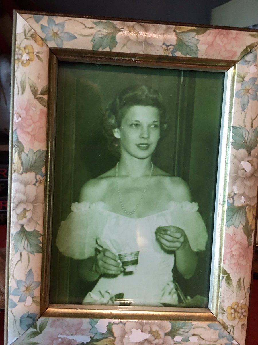 JAKsbak☮️💔🌈 tweet media