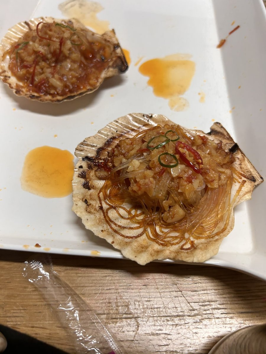 It's easy to crave barbecue in summer, so I went to this old street barbecue with my friends, the main focus is the northeast barbecue, and I went to the charcoal grill big raw consumption, but the boss said it was sold out 😭😭😭😭😭😭