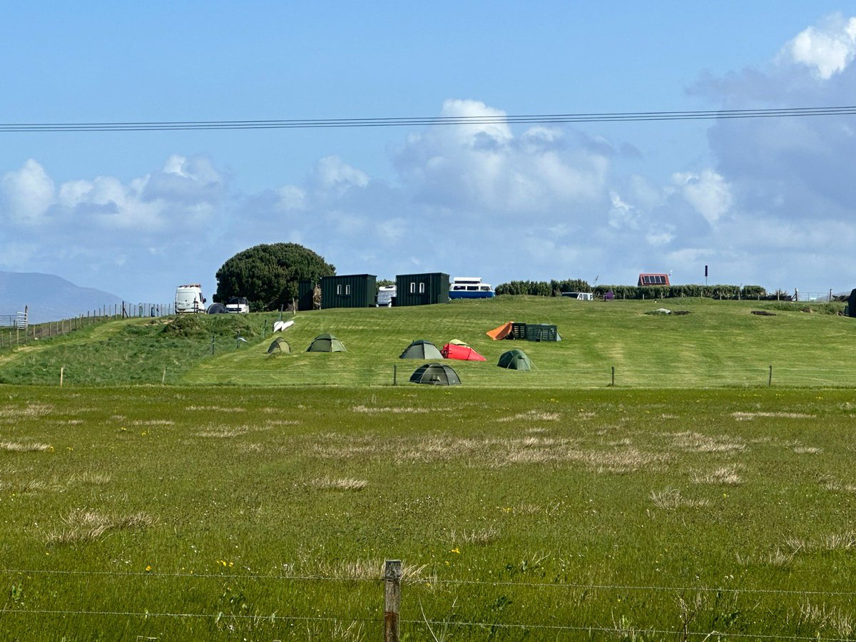 A lovely day today! Nice to see lots of campers on site. Happy Sunday! 😁 ⛺️ 🌊 🍷. #barra #happycampers #isleofbarra #eoligarry #barrasands #outerhebridescollective #outerhebrides #outerhebridesofscotland #westernisles #campinginscotland #campsiteuk #ukcamping #explorebarra