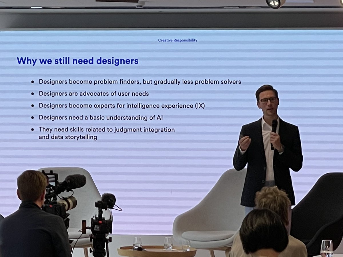 designwantedmag's tweet photo. Why we still need designers (in the upcoming AI age)?
Sebastian Löwe, author of “Design and Artificial Inelligence”
#designwanted #ifaward #ai #design #WorldDesignOrganization @iFDESIGNAWARD @worlddesignorg https://t.co/0K1drcLZnL
