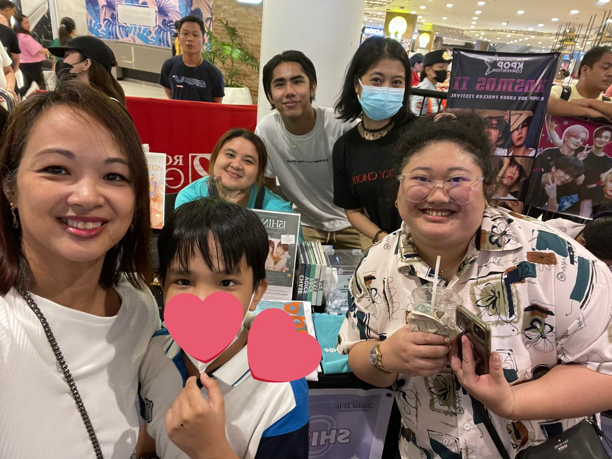 TIFALEINee's tweet photo. From Cainta to Angono then Pasig and RGalleria, I’m glad that I dropped by and visited the @shawolacademyph booth during KOSMOS 2: Boy Group FC Festival! A day well spent indeed! 💎🎉
#kpopconph #shinee #swaph
#onew #jonghyun #key
#minho #taemin https://t.co/8JPpeM91oR