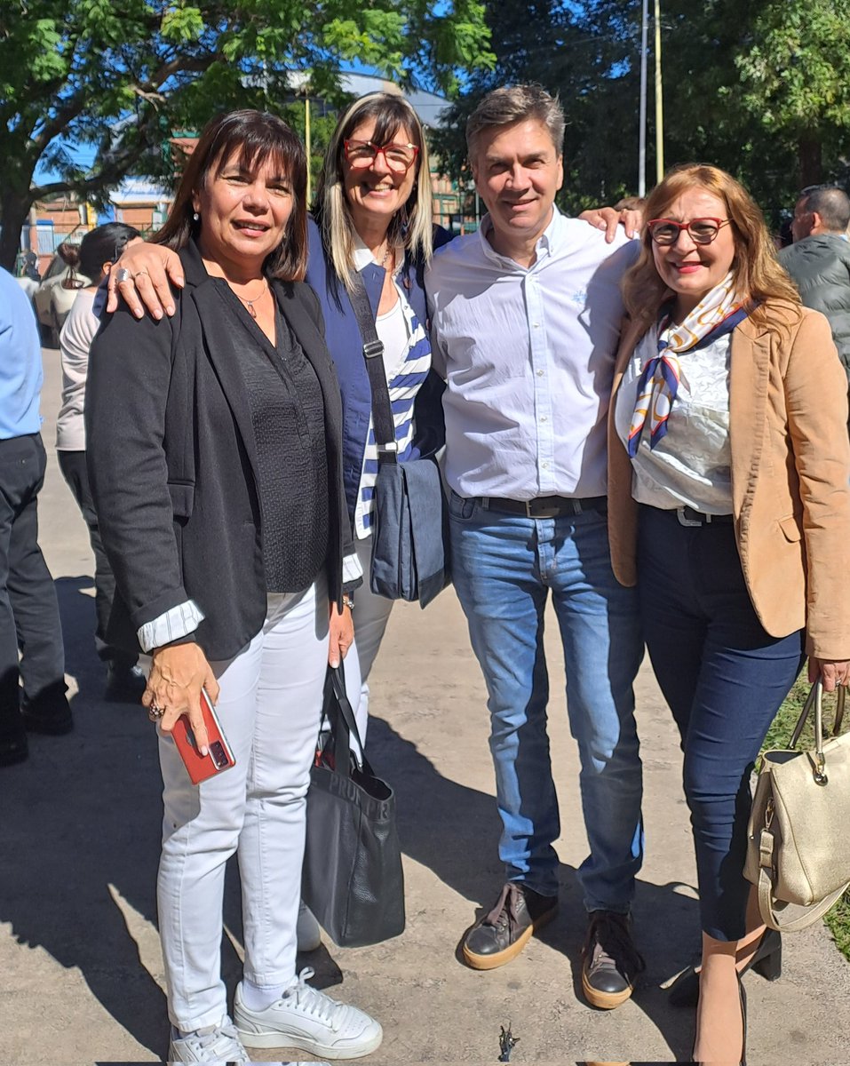 BisoniLaura's tweet photo. Con parte del equipo Pro ,ayer en la presentacion de lista de Roy Nikich ,intendente 
@LeandroZdero gobernador de Chaco.
@lidiasaya @ernestoblasco1 @chavez Matias
@PRO_Mujeres @ChacoPro 
#elcambioesahora #juntosporelcambio 
@horaciorlarreta https://t.co/fmEpIFi2KA