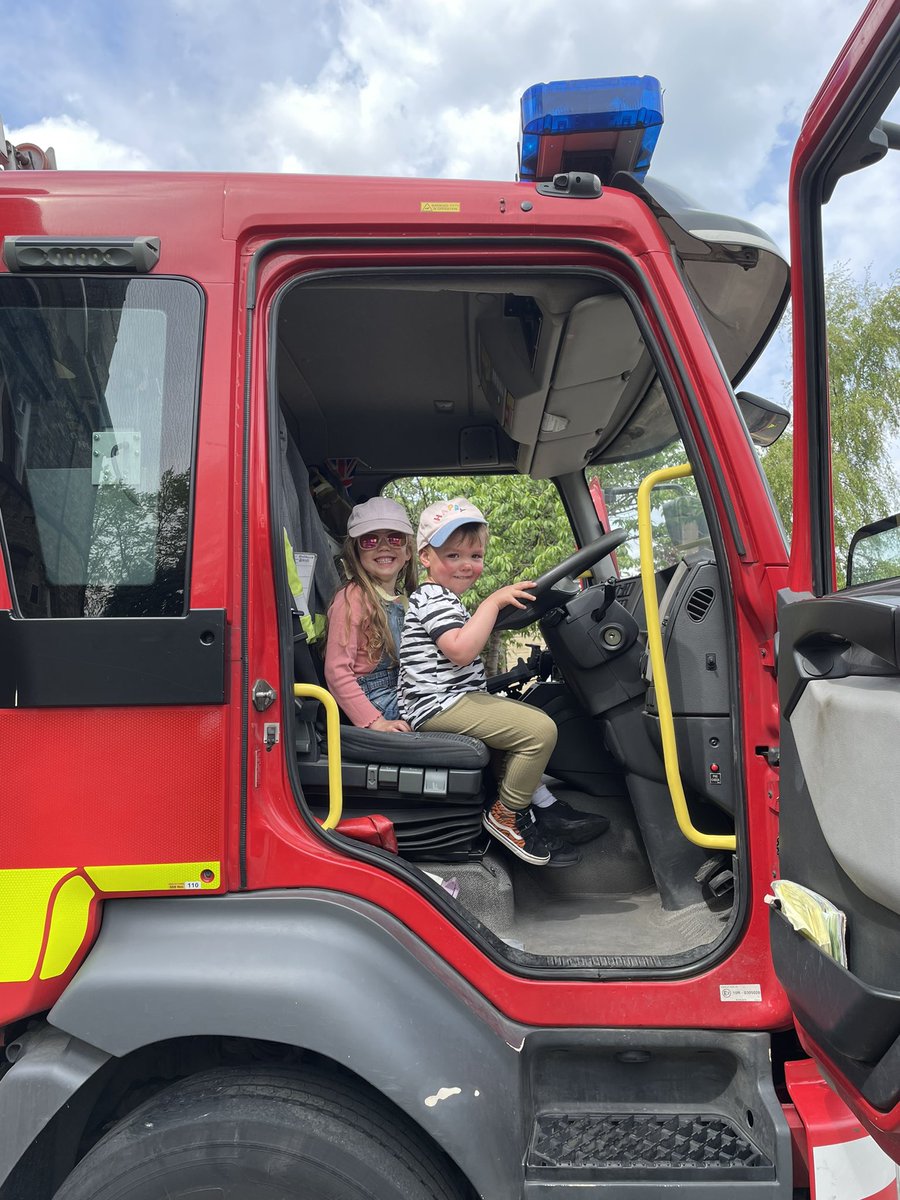 ClaireOvergate's tweet photo. The Garden Party is busier than ever, thank you to everyone who’s supporting the hospice today 🌞 https://t.co/MZuZbyctNE