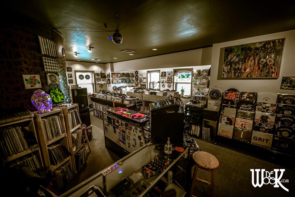 DeWookPhoto's tweet photo. Jiggy Jamz Vinyl & CDs
Madison, WI.
https://t.co/K5pe8id0ZQ
#DeWook #bookwook @JiggyJamz608 @CityofMadison @Google @NikonUSA
Β©2023 https://t.co/xcpQlbY8UK