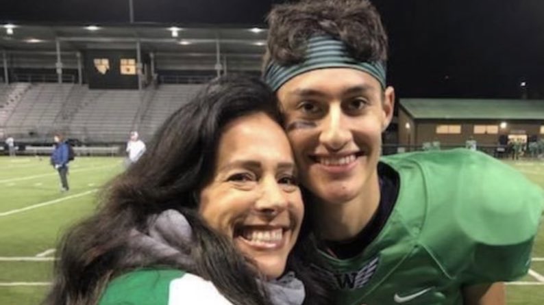 Yeo_Football's tweet photo. on game days and always

#HappyMothersDay to our biggest supporters … today and along the way 

❤️💛 https://t.co/fqRCFsWP8g