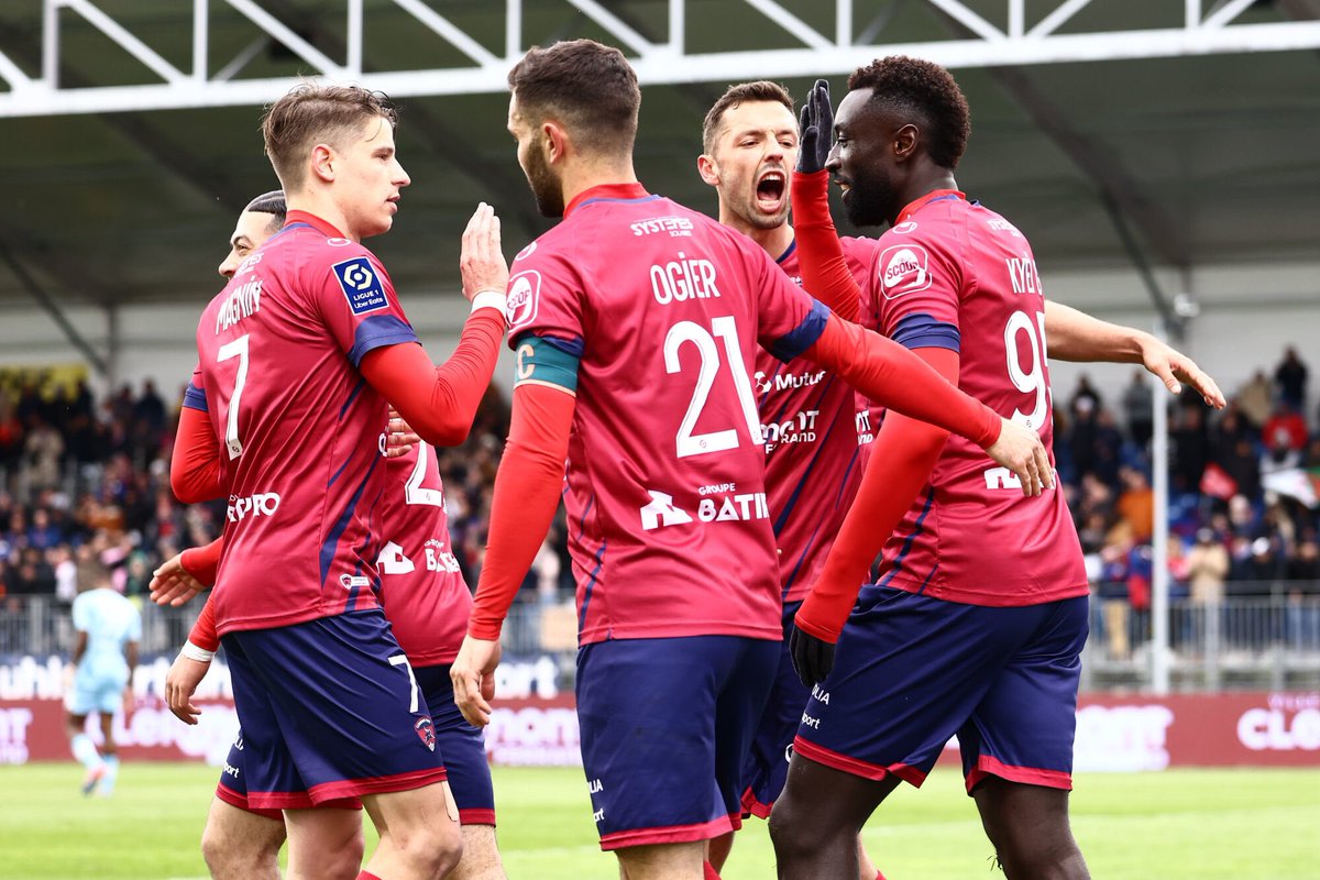 ActuFoot_'s tweet photo. Saluons les travaux du Clermont Foot cette saison. 🚧🌋

19ème budget de Ligue 1, le club est actuellement 8ème du championnat.

Une réussite qui ne concerne pas que les pros. Les U19 se sont hissés jusqu’à la finale de la Coupe Gambardella (défaite 4-2 vs Monaco). 💪 https://t.co/1CRqr5lURz