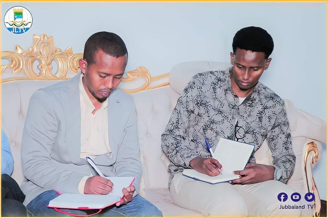 MoPICJubaland's tweet photo. Minister @HonAbdirahmanA has today received a delegation from GIZ to discuss the acceleration of upcoming GIZ-Funded projects and strengthening previous projects in the State. Supporting other activities, including durable solutions and climate changes, were also discussed. https://t.co/fZN1yhAbcq