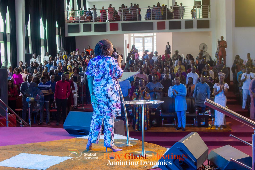 GHCHq's tweet photo. Led by Pastor Tolu Aladesanmi, we prayed and made faith filled declarations over our lives.
#AnointingDynamics #ghchq #GlobalHarvestChurch #holyghostmeetings2023 #GrandFinale #hgm2023 #prayer #declarations https://t.co/EjW6TKGsLo