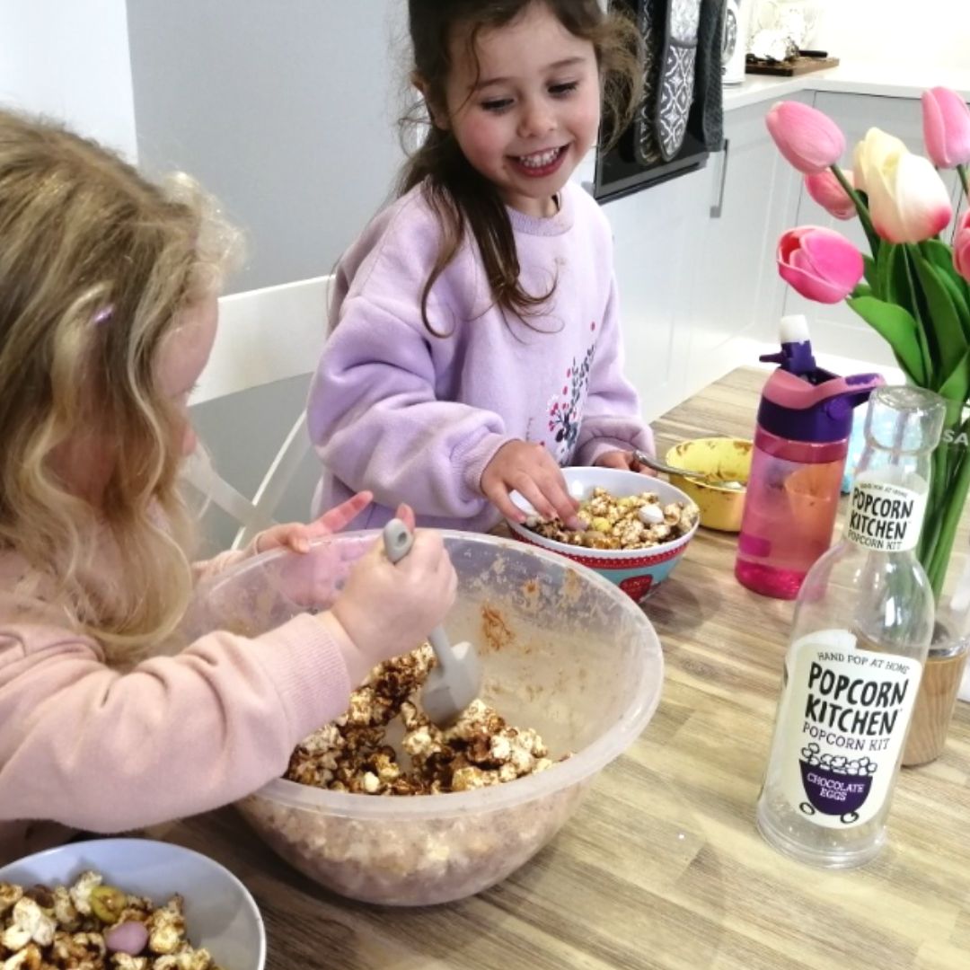 A perfect Sunday... What better way to spend a Sunday than creating your OWN gourmet popcorn at home?! Get stuck in with our Pop at Home kits containing popping corn kernels, Belgian Chocolate Buttons and one of three sweet toppings. Shop now: popcornkitchen.co.uk/collections/gi…